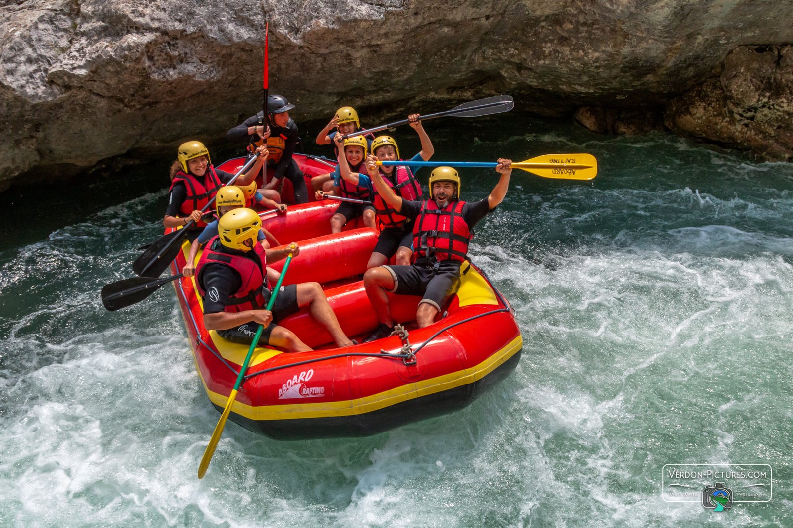 Rafting Verdon - Discoveryng Rafting Verdon Gorges trip Aboard rafting Verdon - Discovery Rafting Verdon Gorges trip - Activity and rates Verdon Gorges